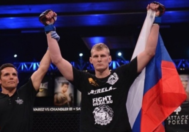 Александр Волков подписал контракт с UFC  