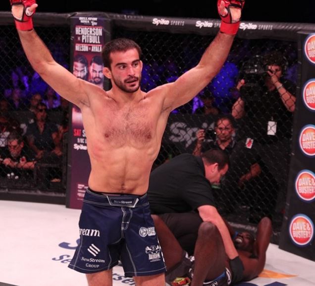 Андрей Корешков победил Чиди Нжокуани на турнире Bellator 182