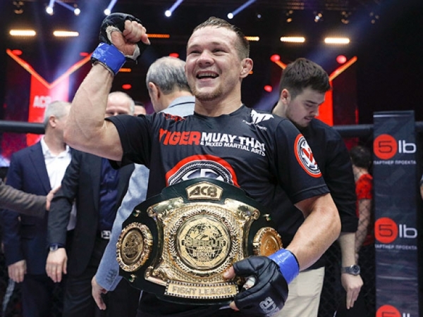 Петр Ян защитил титул чемпиона ACB (видео)